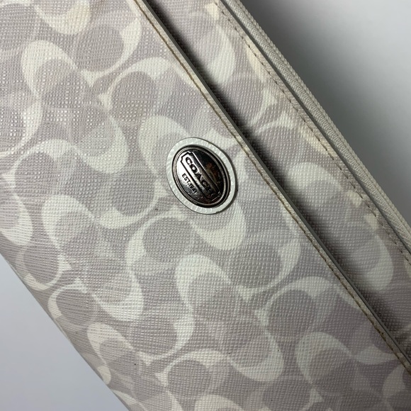 Coach Wristlet - Picture 2 of 6